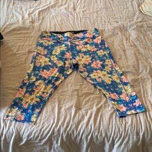 LuLaRoe Flower Capri